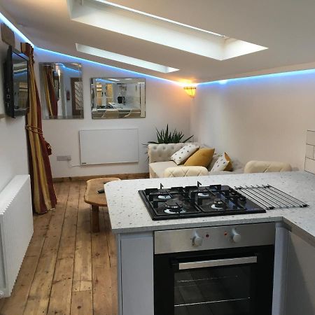Apartamento The Bees Knees @ Redhill Grange Monmouth Exterior foto