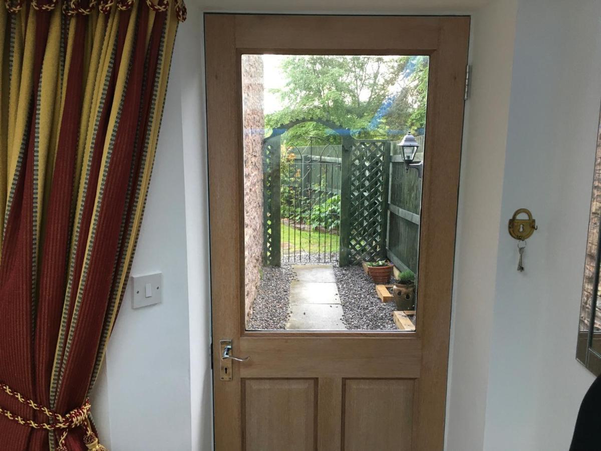 Apartamento The Bees Knees @ Redhill Grange Monmouth Exterior foto